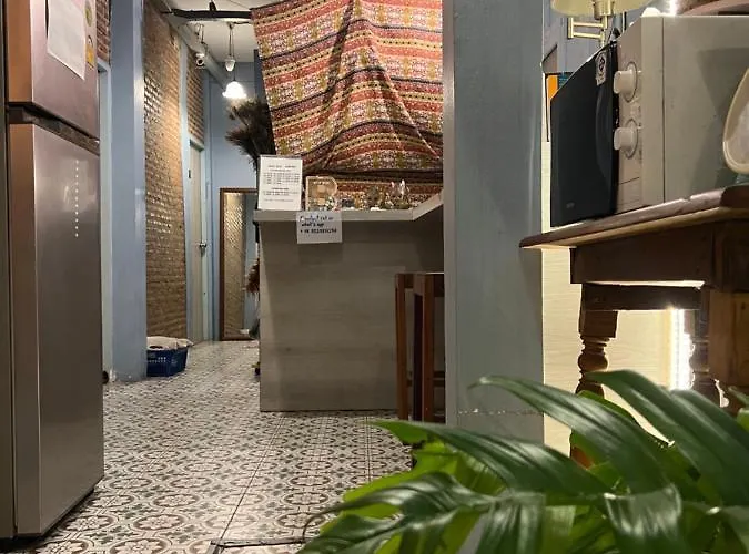 Baan Chanasongkram Hostal