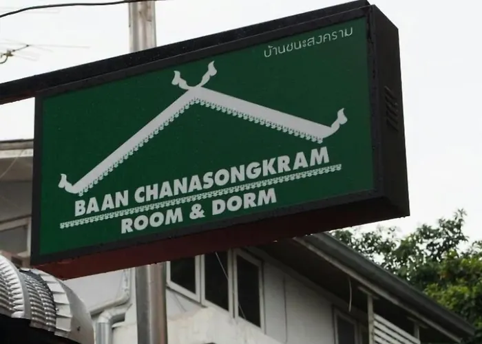 Hostal Baan Chanasongkram Bangkok