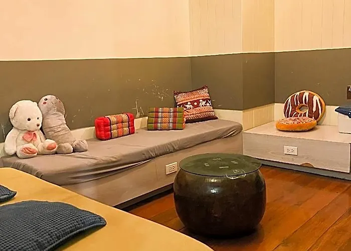 Baan Chanasongkram Hostal Bangkok