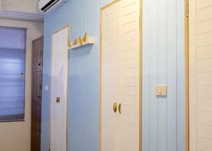 Hostal Baan Chanasongkram Bangkok