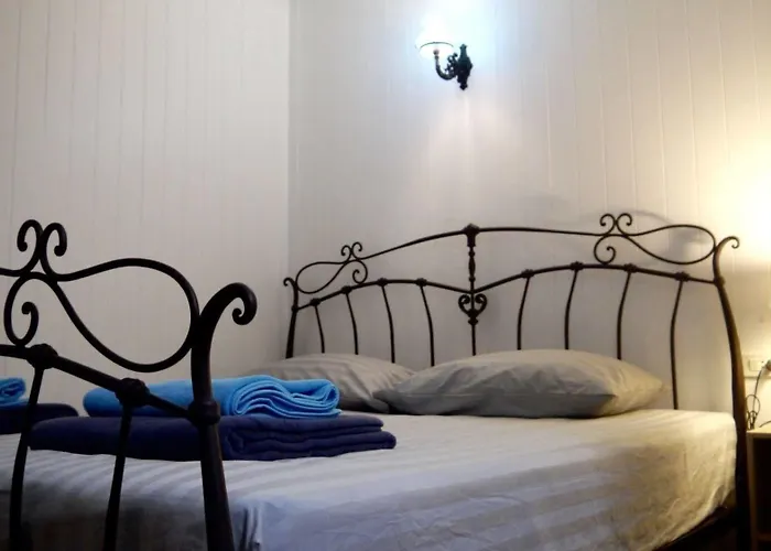 Hostal Baan Chanasongkram